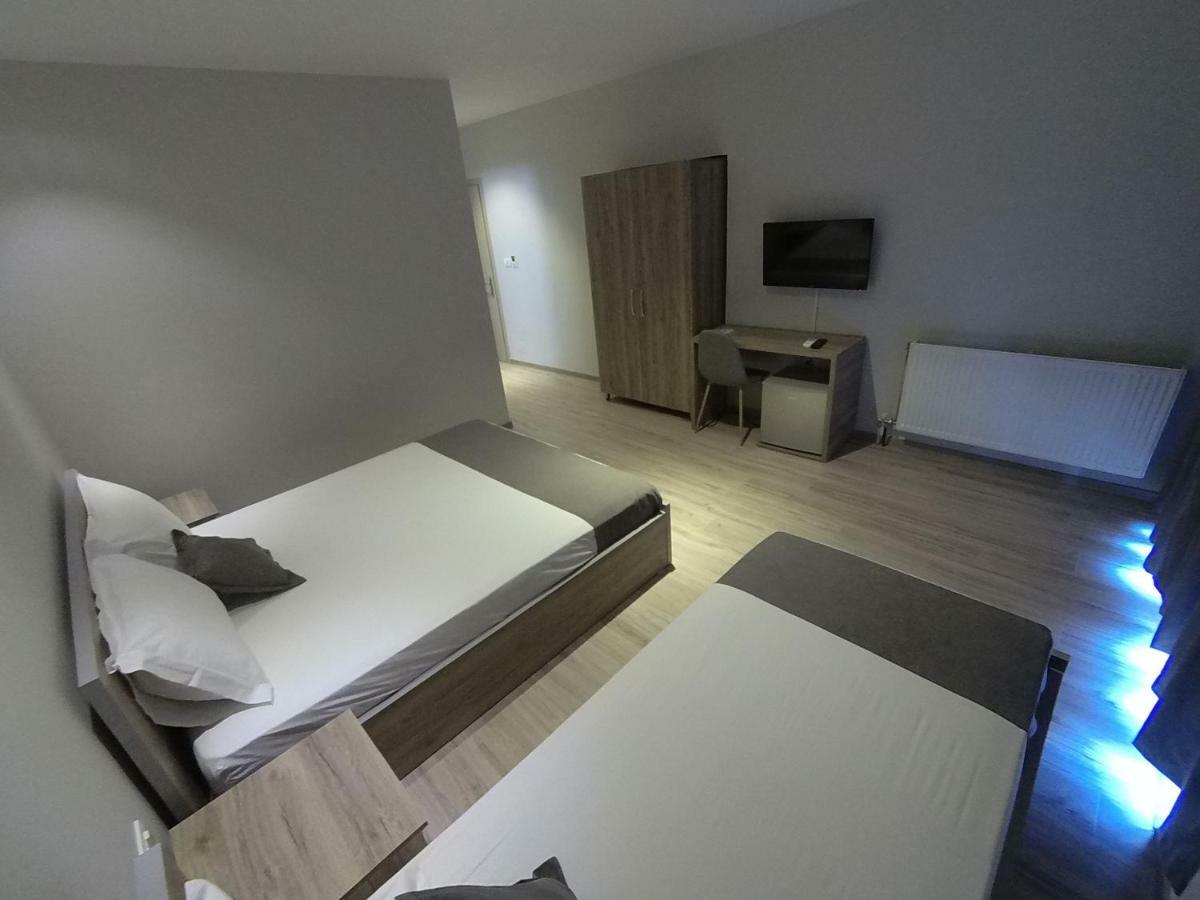 Hotel Vila Nino Berat Kültér fotó