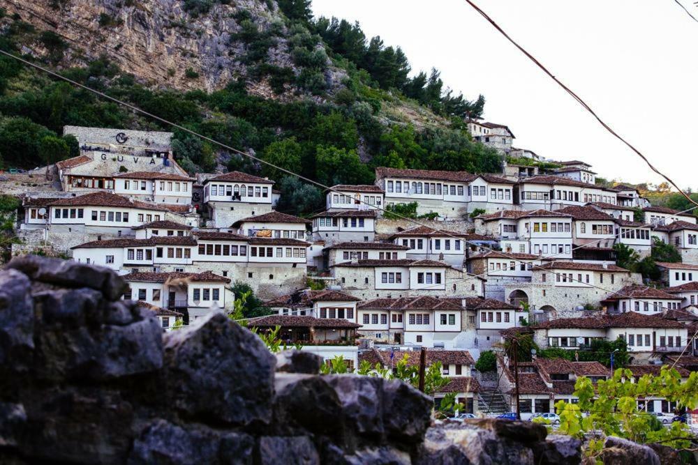 Hotel Vila Nino Berat Kültér fotó